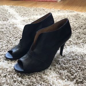 Nine West black peep toe heels! Size 7
